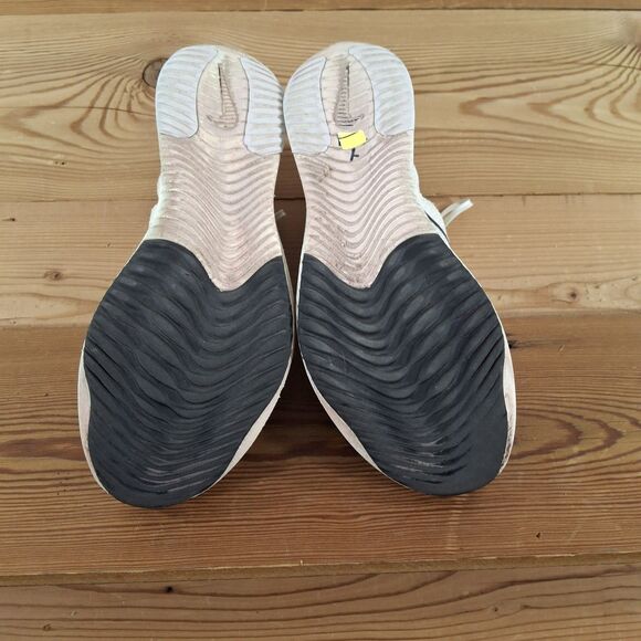 Size 6 - Nike ZoomX Streakfly White Metallic Silver